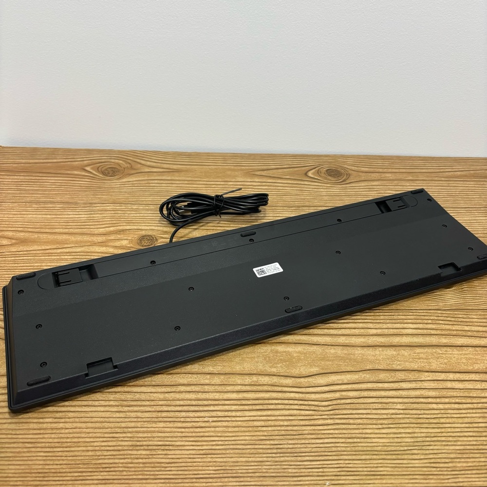 Dell Dell USB Wired Keyboard Model KB216t With Riser Clips - Picture 2 of 6